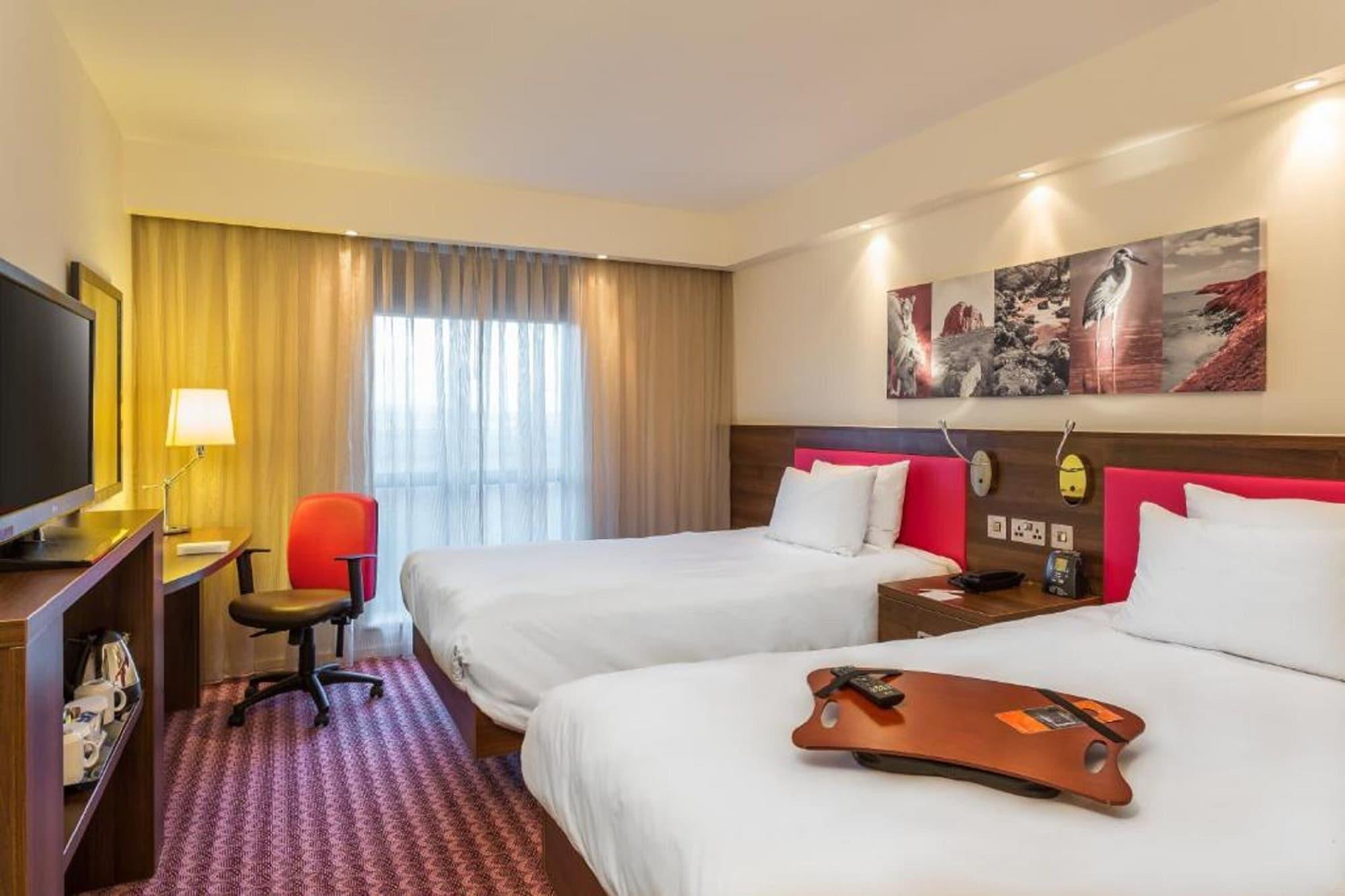 Hampton By Hilton Exeter Airport Hotell Woodbury Eksteriør bilde
