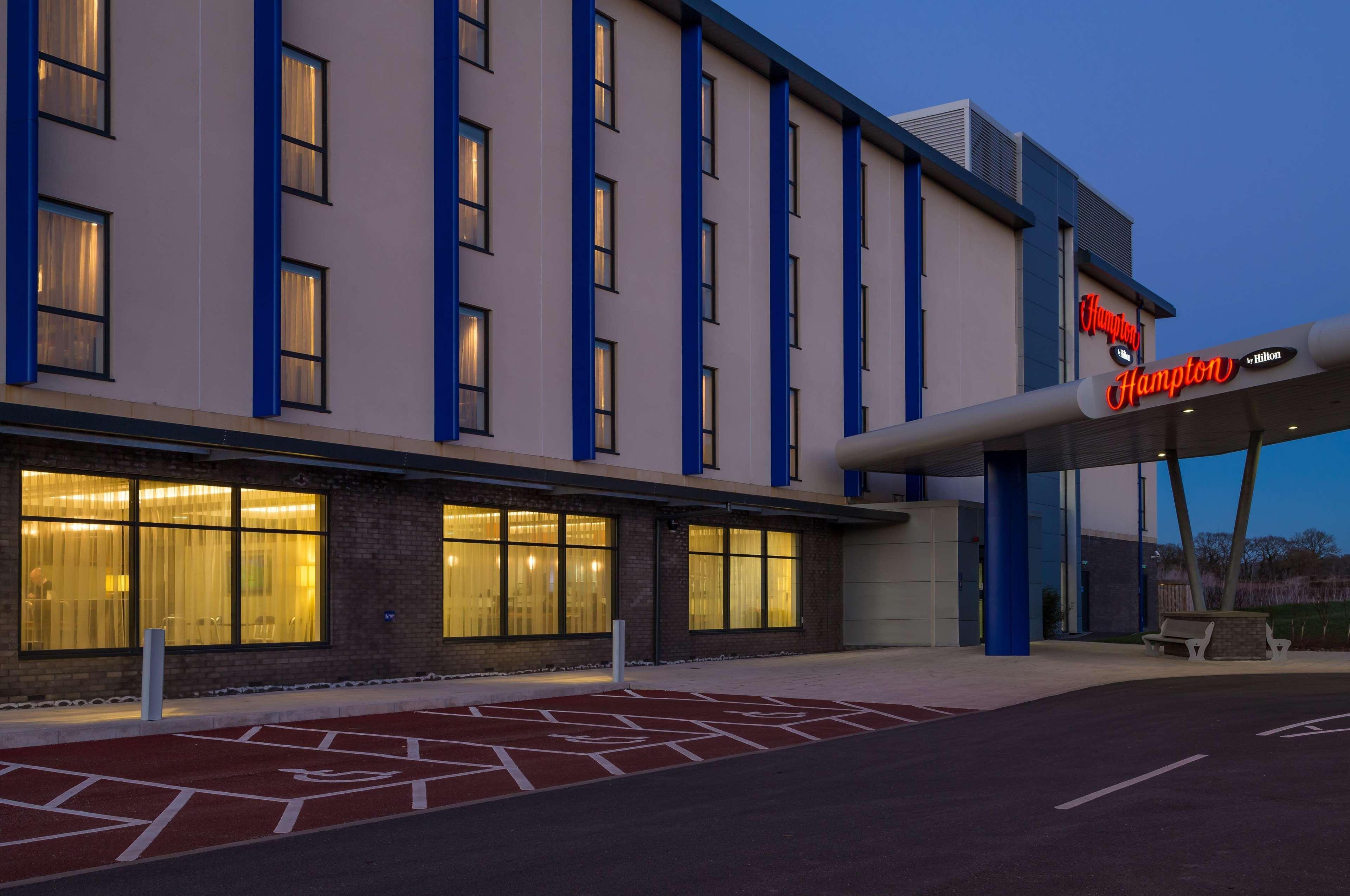 Hampton By Hilton Exeter Airport Hotell Woodbury Eksteriør bilde