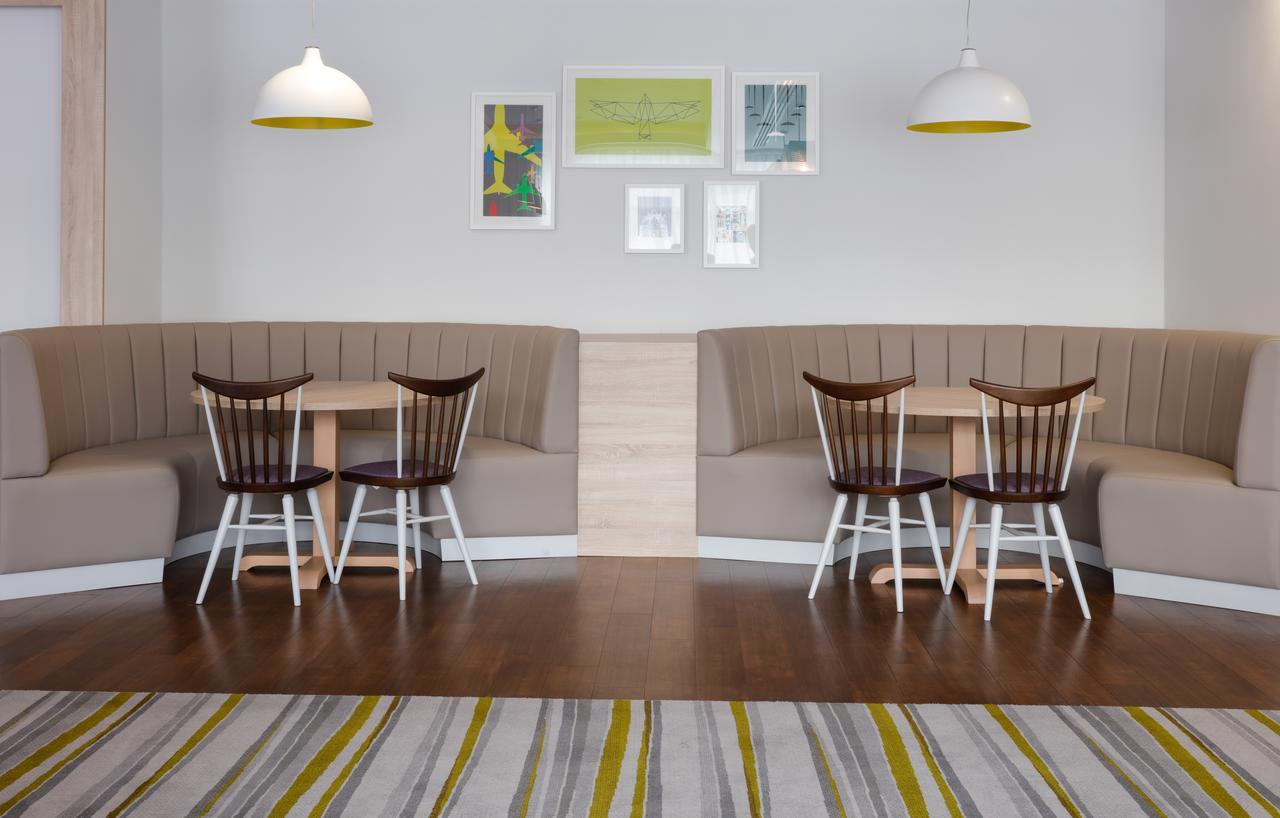 Hampton By Hilton Exeter Airport Hotell Woodbury Eksteriør bilde