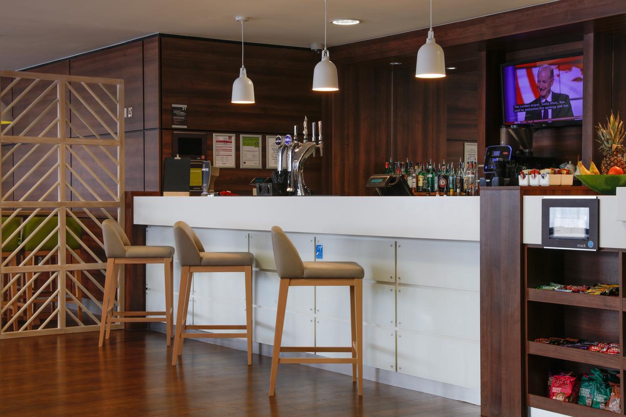 Hampton By Hilton Exeter Airport Hotell Woodbury Eksteriør bilde
